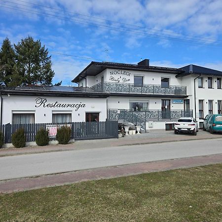 Bialy Dom Apartment Сулеюв Екстериор снимка