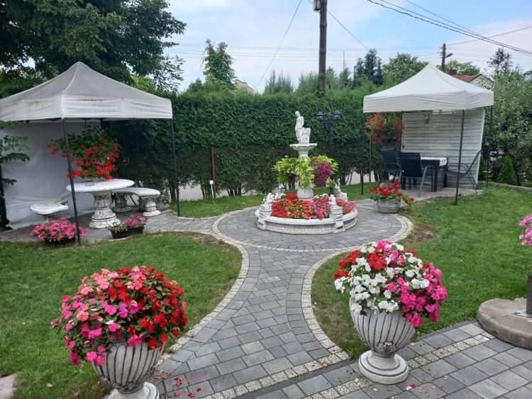 Bialy Dom Apartment Сулеюв Екстериор снимка