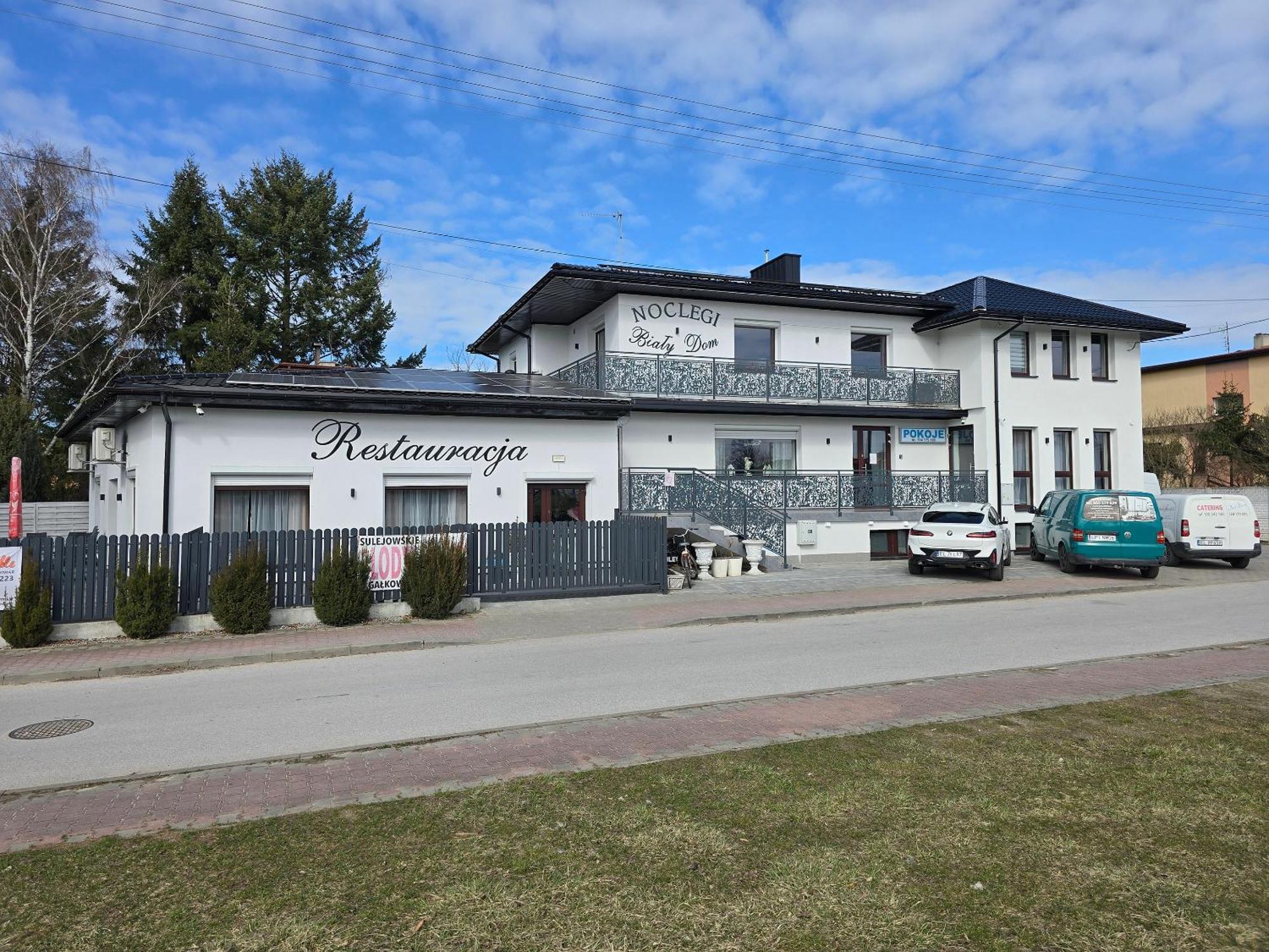 Bialy Dom Apartment Сулеюв Екстериор снимка