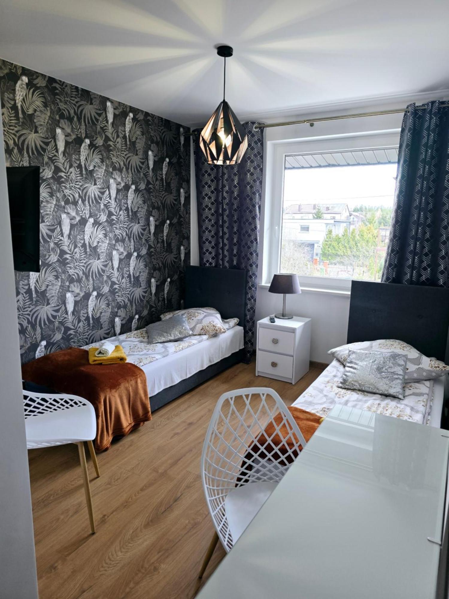 Bialy Dom Apartment Сулеюв Екстериор снимка