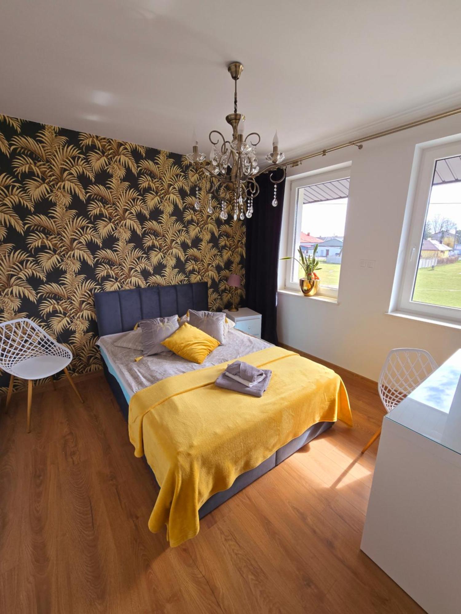 Bialy Dom Apartment Сулеюв Екстериор снимка